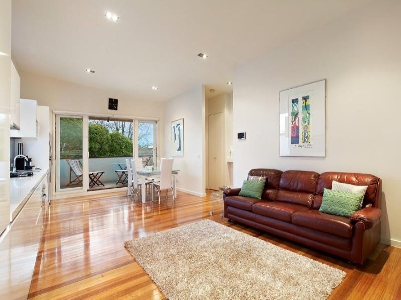 1/14 St Huberts, Carnegie VIC 3163