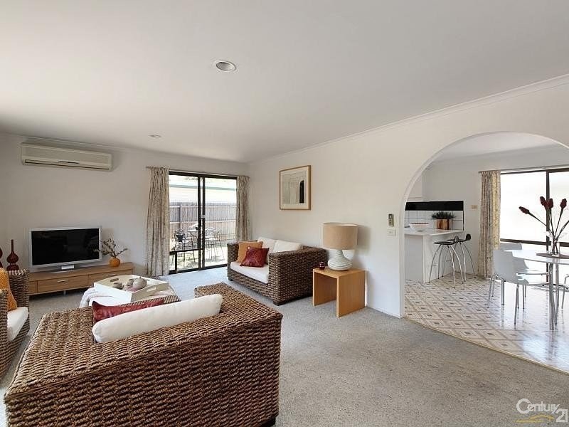 2/5 Woornack Road, Carnegie VIC 3163