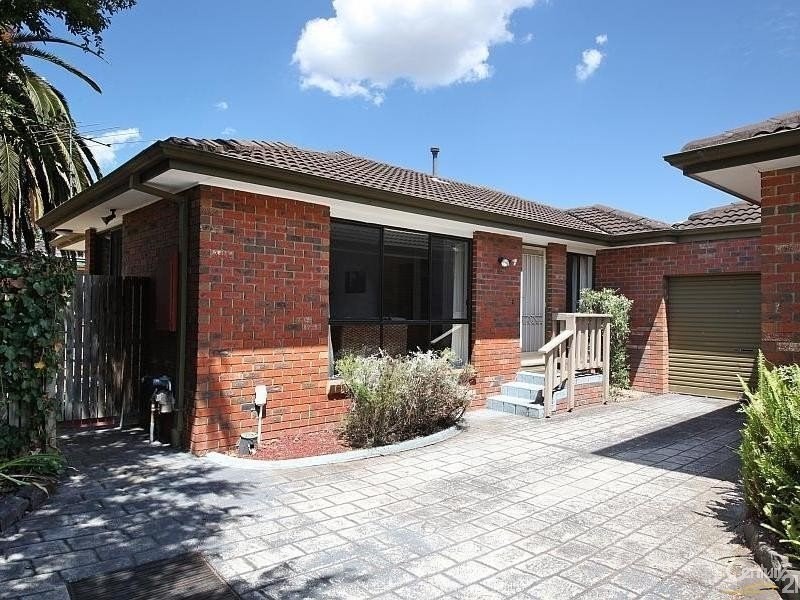 2/5 Woornack Road, Carnegie VIC 3163