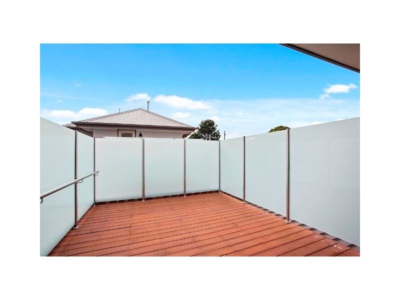 2/172 kangaroo Road, Hughesdale VIC 3166