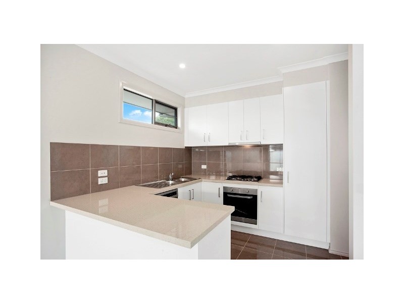 2/172 kangaroo Road, Hughesdale VIC 3166