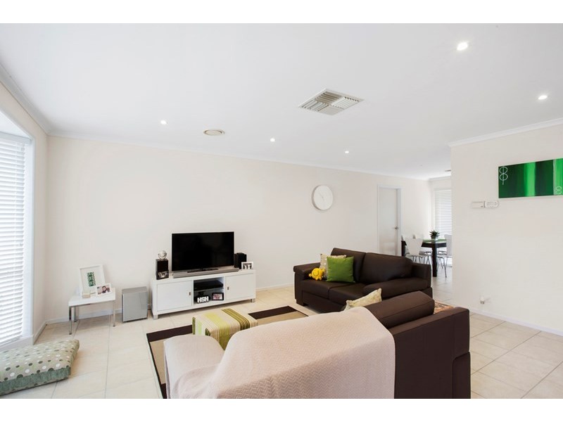 2/5 Centre Dandenong Road, Dingley Village VIC 3172