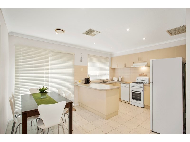 2/5 Centre Dandenong Road, Dingley Village VIC 3172