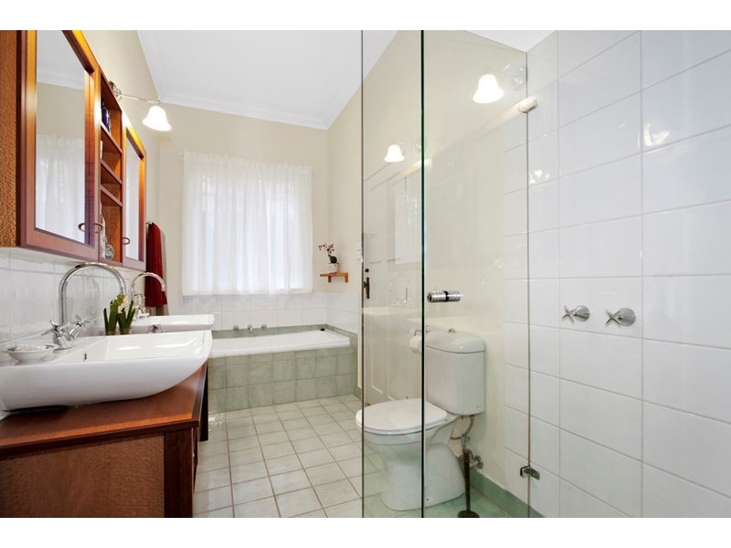 9 Camden Road, Hughesdale VIC 3166