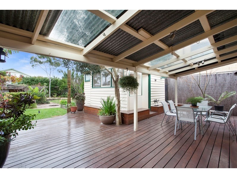 9 Camden Road, Hughesdale VIC 3166