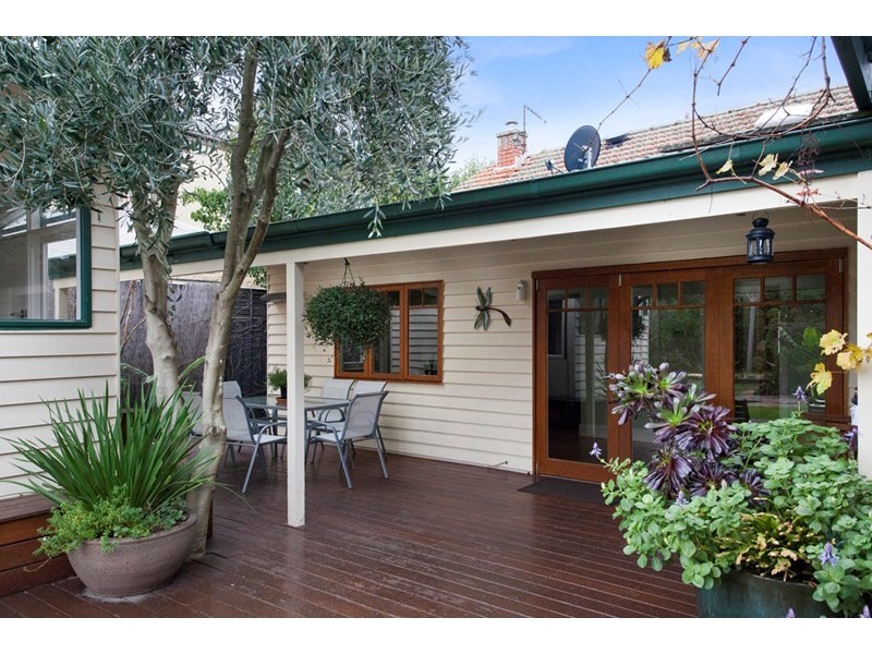 9 Camden Road, Hughesdale VIC 3166