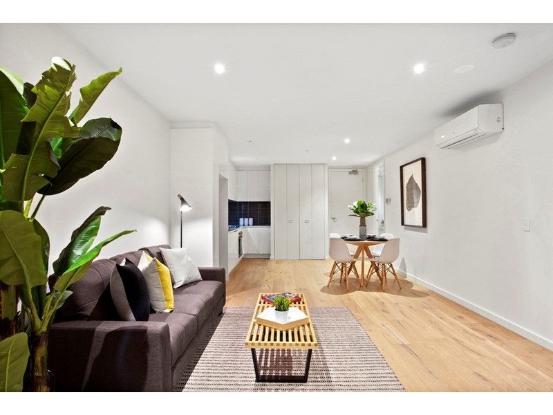 2/15 Manchester Grove, Glen Huntly VIC 3163