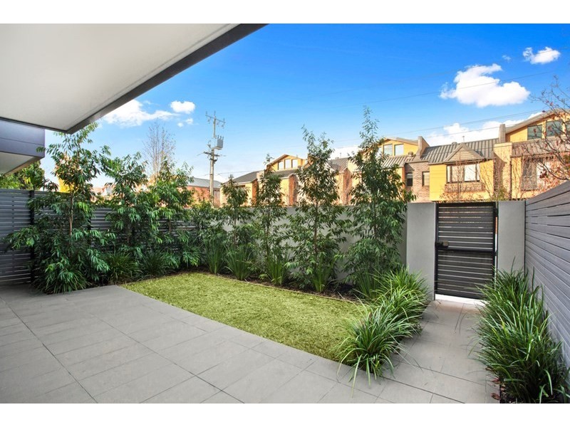2/15 Manchester Grove, Glen Huntly VIC 3163