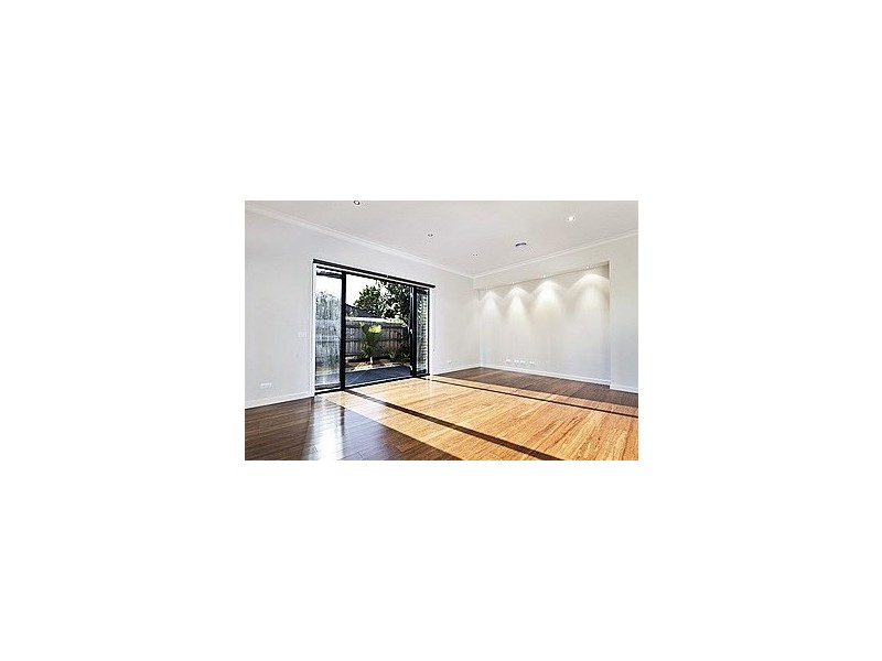 2/10 Poet Road, Bentleigh East VIC 3165