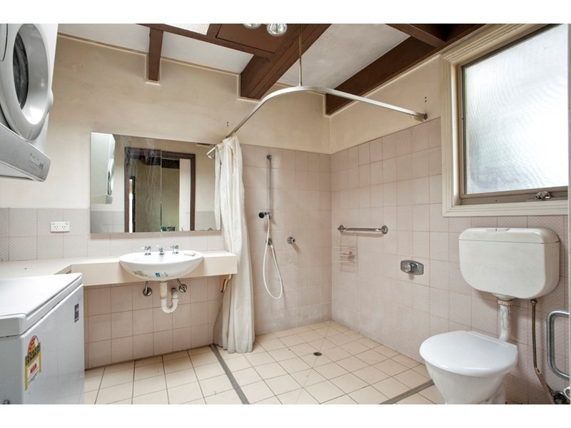 20 Kinrade Street, Hughesdale VIC 3166