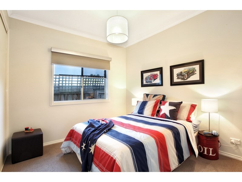 2/18 Calembeena Avenue, Hughesdale VIC 3166