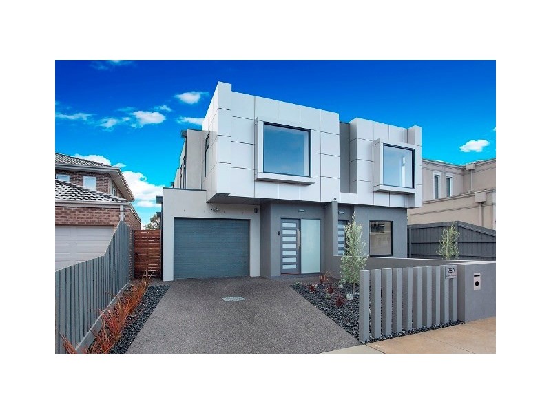 25A Leary Avenue, Mckinnon VIC 3204