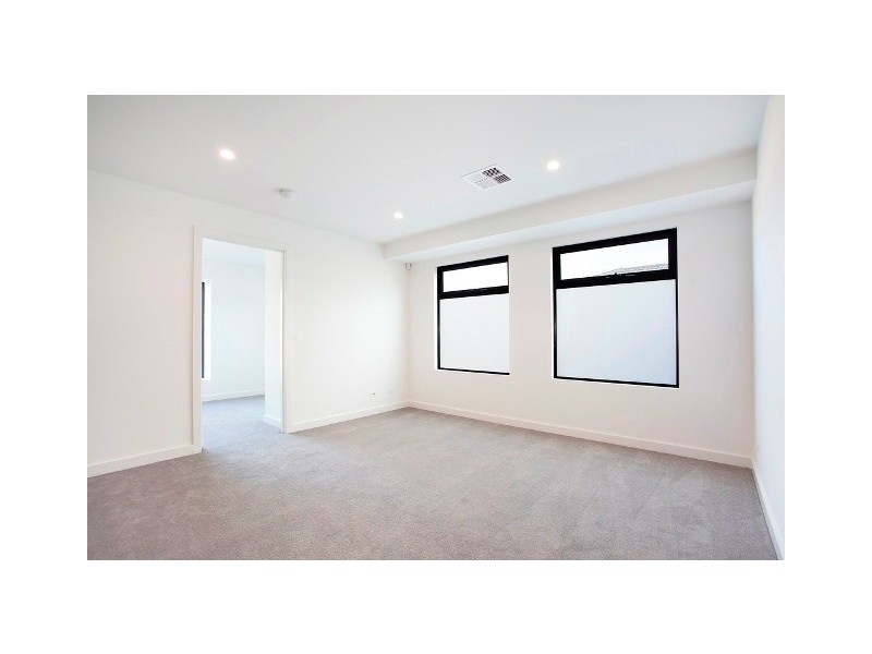 25A Leary Avenue, Mckinnon VIC 3204