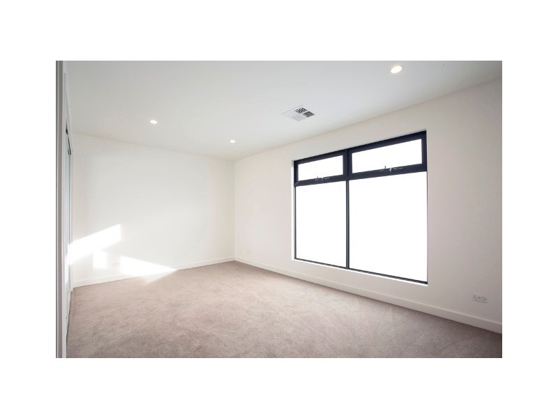 25A Leary Avenue, Mckinnon VIC 3204