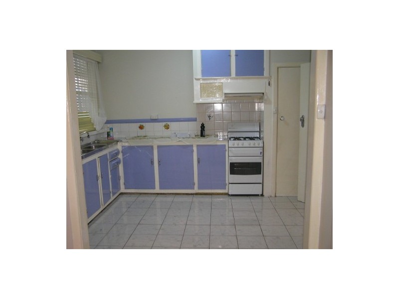 18 Thomas Street, Clayton VIC 3168