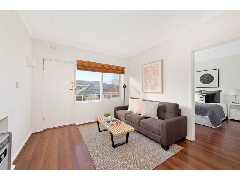 8/22 Kokaribb Road, Carnegie VIC 3163