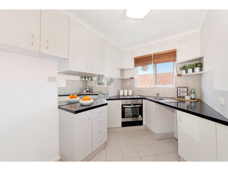 8/22 Kokaribb Road, Carnegie VIC 3163