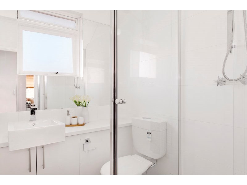 8/22 Kokaribb Road, Carnegie VIC 3163