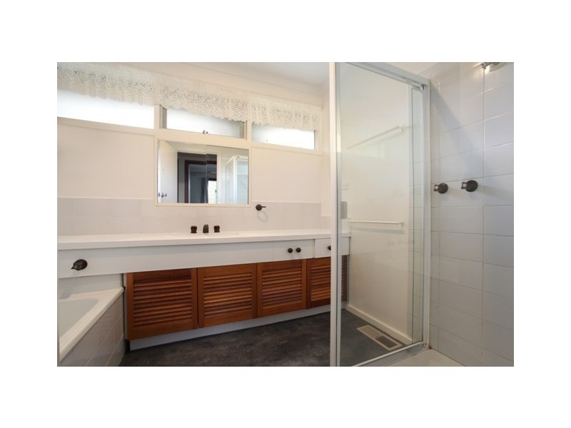 58 Gladesville Drive, Bentleigh East VIC 3165