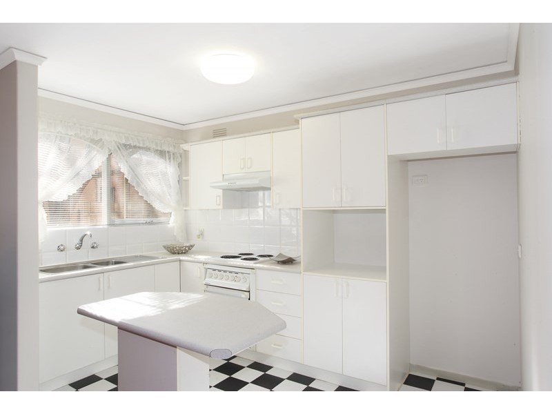 2/13 Poplar Grove, Carnegie VIC 3163