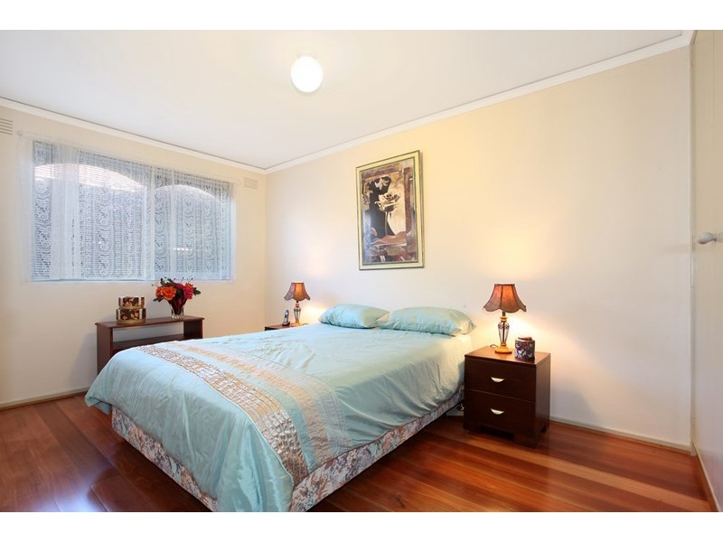 2/13 Poplar Grove, Carnegie VIC 3163