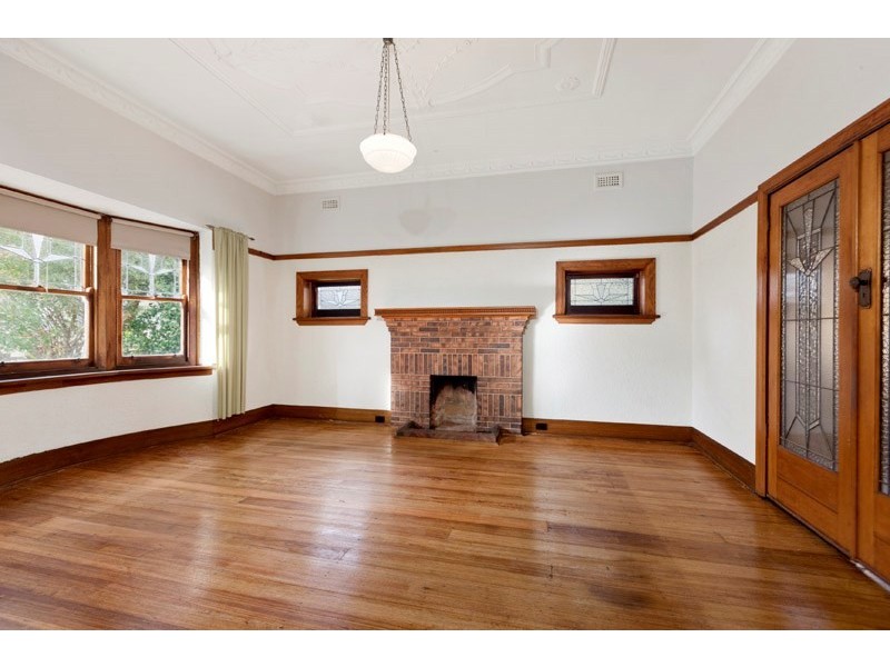 19 Oakdene Crescent, Carnegie VIC 3163