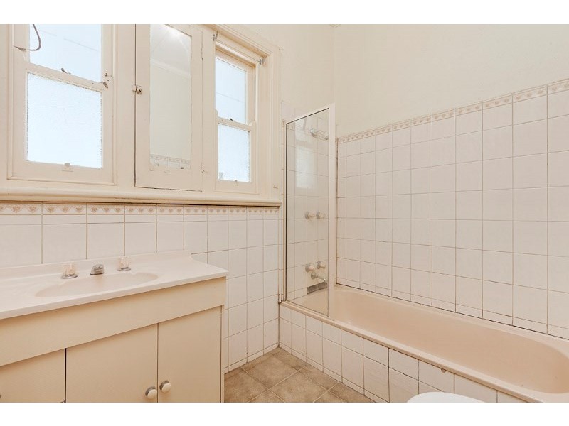 19 Oakdene Crescent, Carnegie VIC 3163