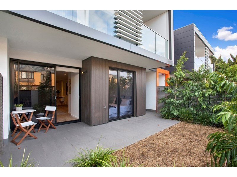 2/15-17 Manchester Grove, Glen Huntly VIC 3163