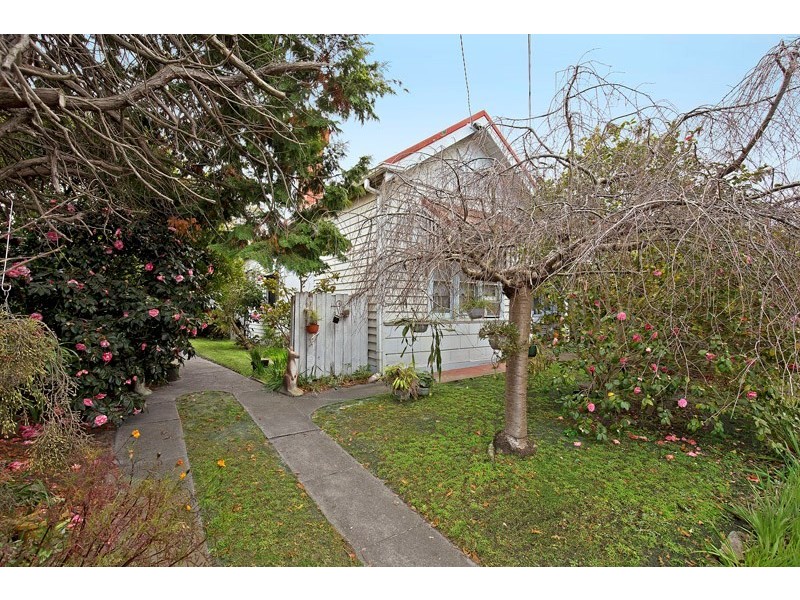 11 Chanak Street, Malvern East VIC 3145