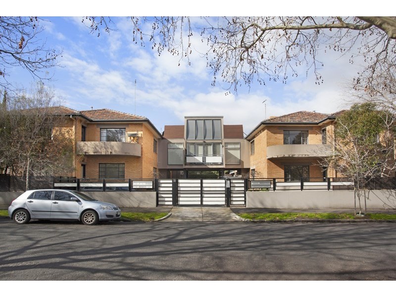 11/2 Raven Grove, St Kilda East VIC 3183