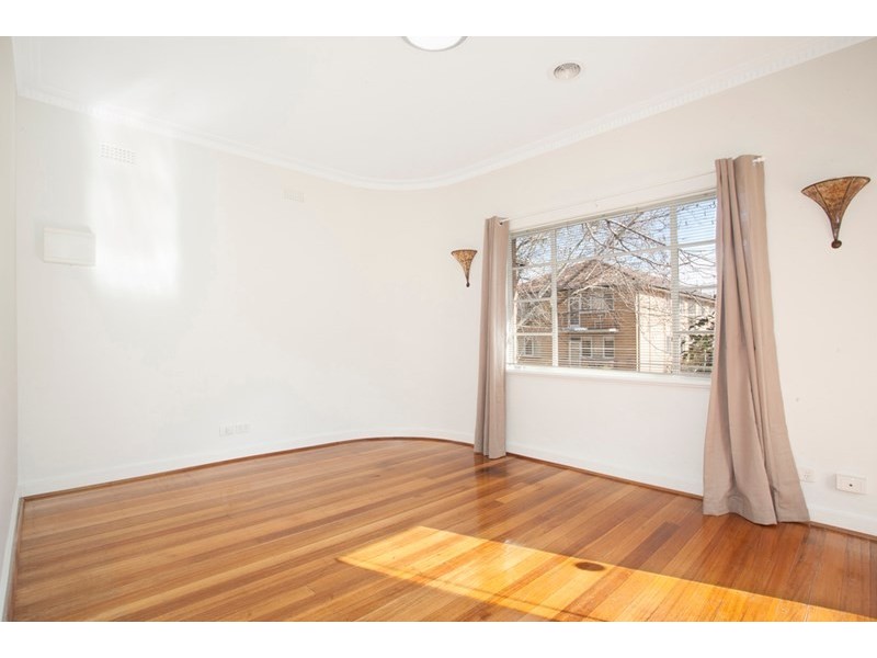 11/2 Raven Grove, St Kilda East VIC 3183