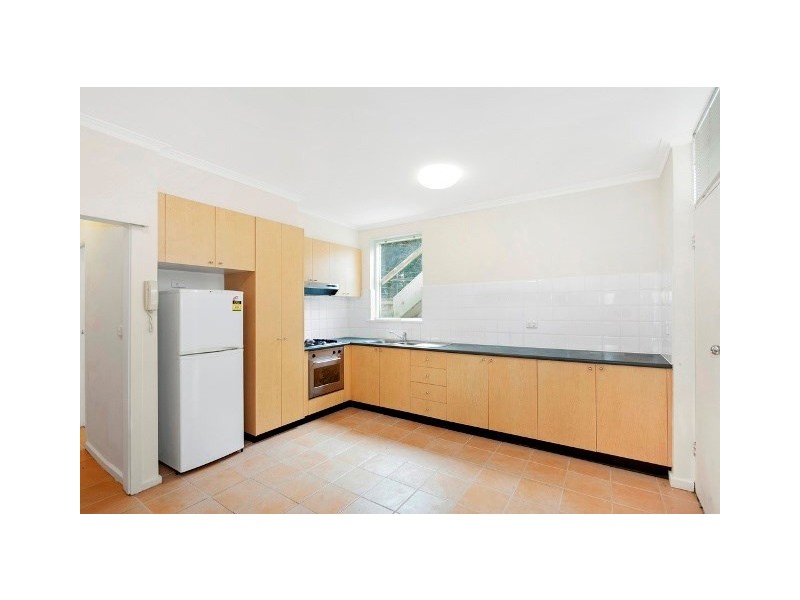 4/11 Rosstown Road, Carnegie VIC 3163