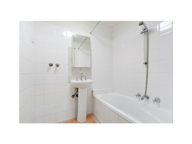 4/11 Rosstown Road, Carnegie VIC 3163