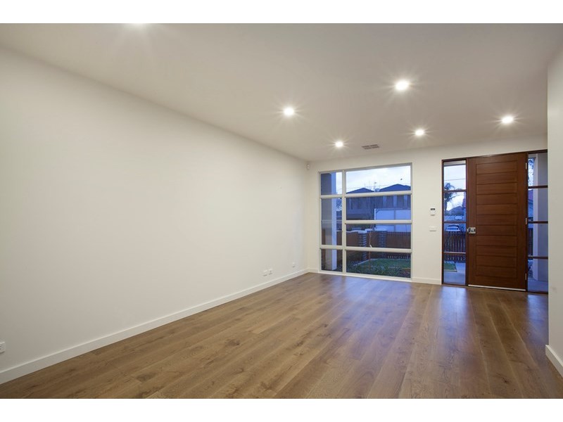 2/4 Nicholls Road, Ormond VIC 3204