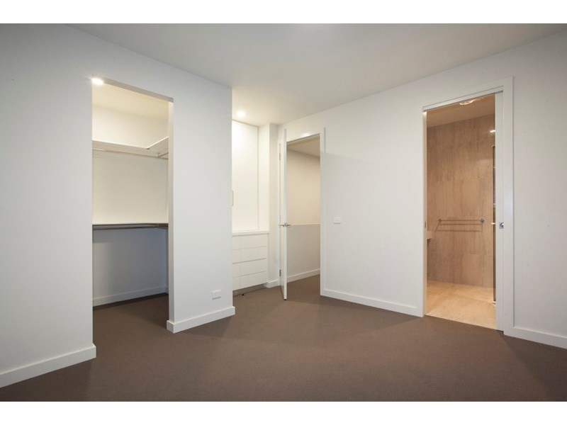 2/4 Nicholls Road, Ormond VIC 3204