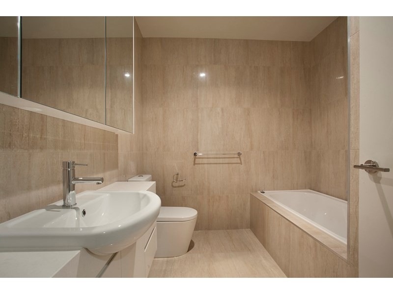 2/4 Nicholls Road, Ormond VIC 3204