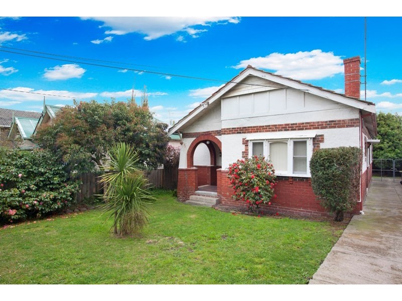 29 Kalymna Grove, St Kilda East VIC 3183