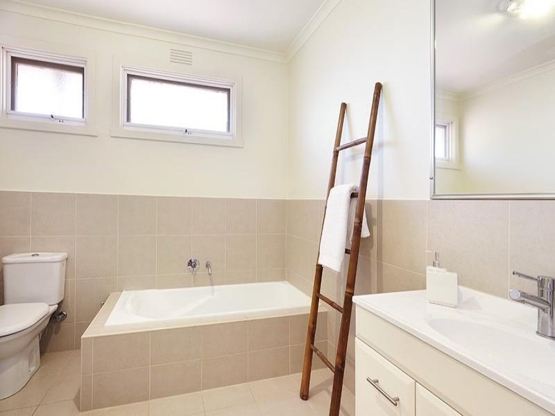 2/32-34 Truganini Road, Carnegie VIC 3163