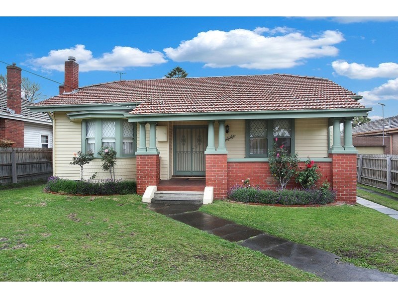 44 Eleebana Avenue, Hughesdale VIC 3166