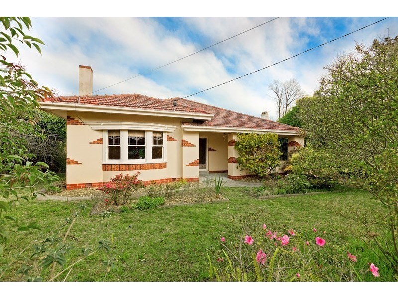 19 Oakdene Crescent, Carnegie VIC 3163