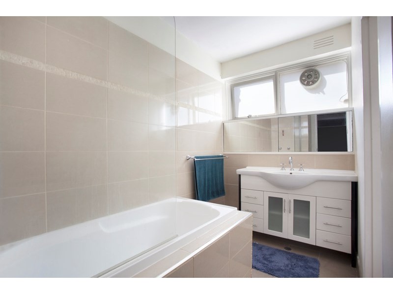 1/28 Moonya Road, Carnegie VIC 3163