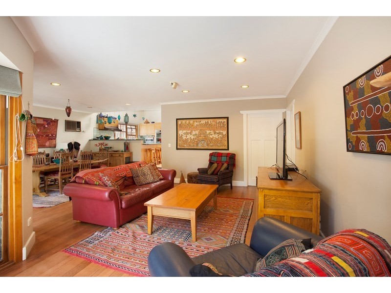 9 Station Avenue, Mckinnon VIC 3204