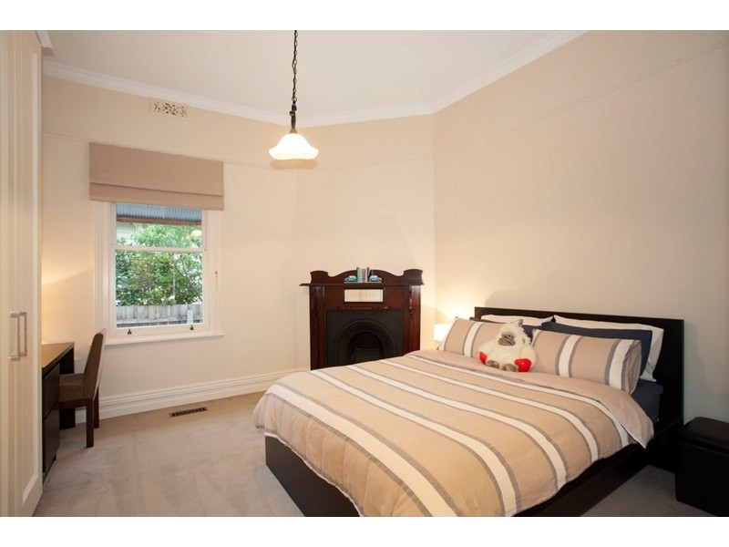 202 Kangaroo Road, Hughesdale VIC 3166