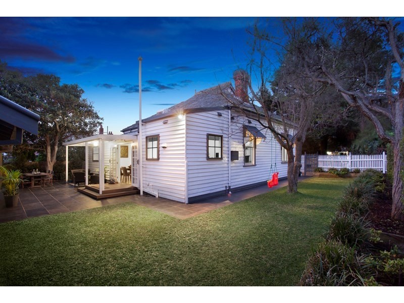 202 Kangaroo Road, Hughesdale VIC 3166