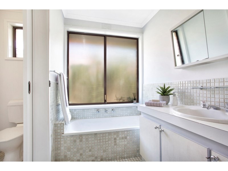 1/30 Maroo Street, Hughesdale VIC 3166