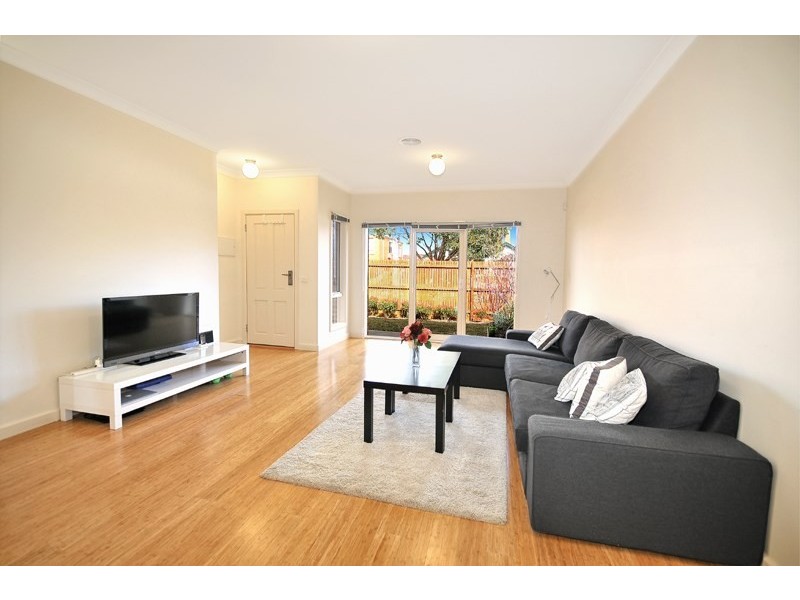 1/8 Beena Avenue, Carnegie VIC 3163