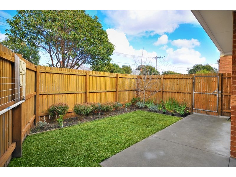 1/8 Beena Avenue, Carnegie VIC 3163