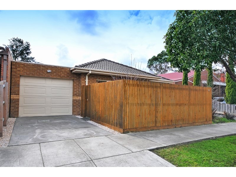 1/8 Beena Avenue, Carnegie VIC 3163