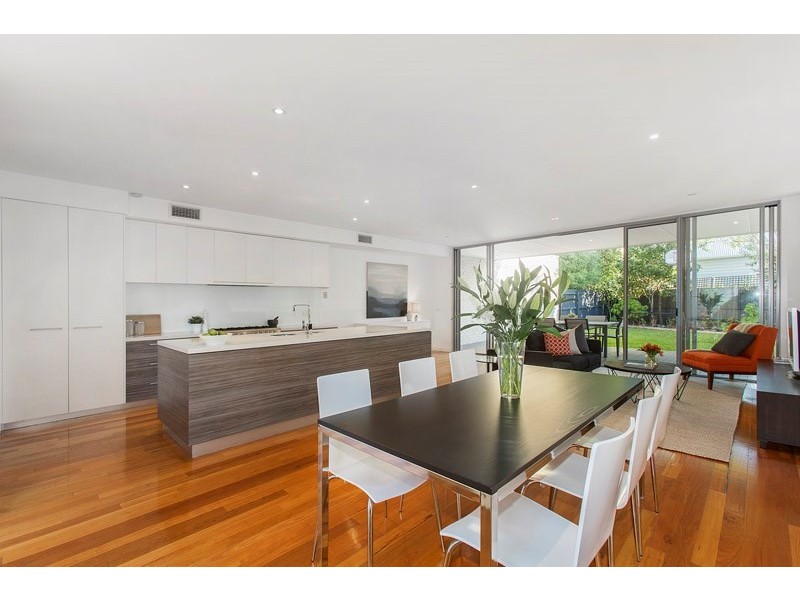 9A Girdwood Avenue, Carnegie VIC 3163