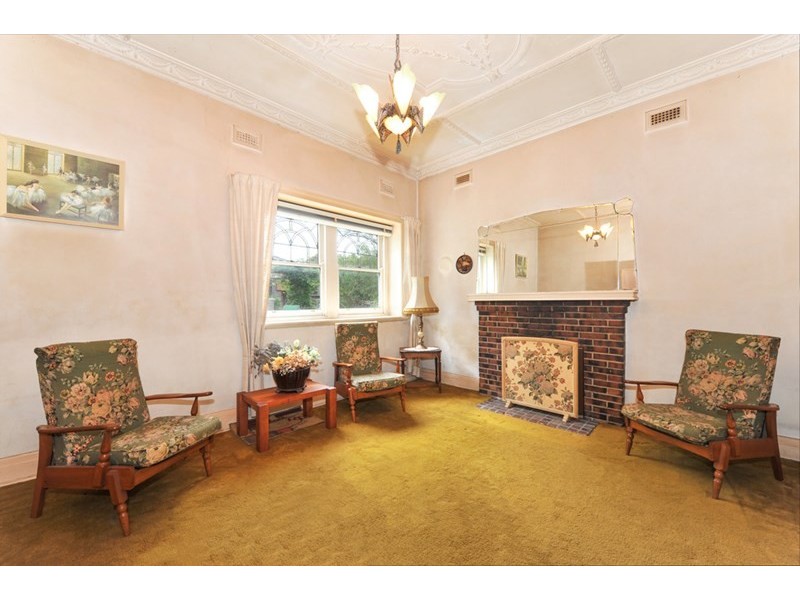 11 Paget Street, Hughesdale VIC 3166